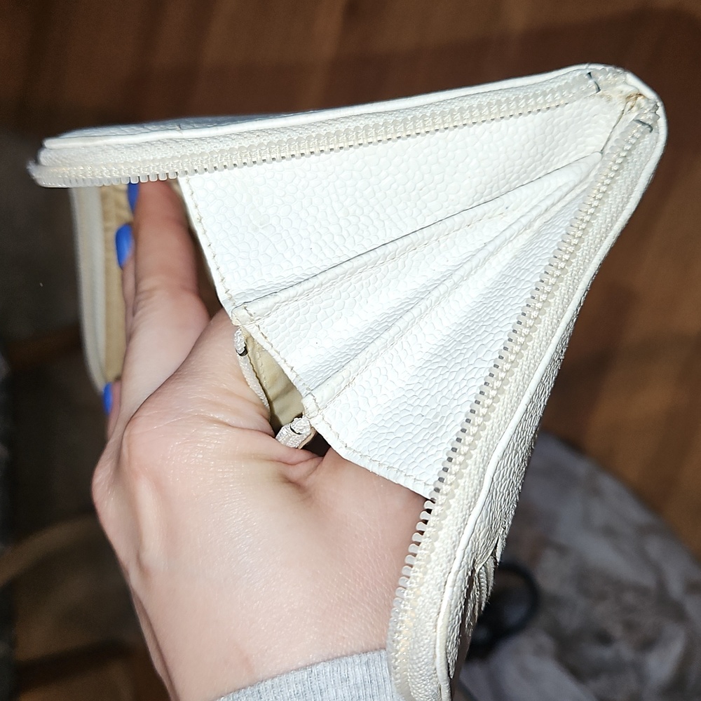 Chanel White Timeless/Classique Leather Wallet - Picture 11 of 13
